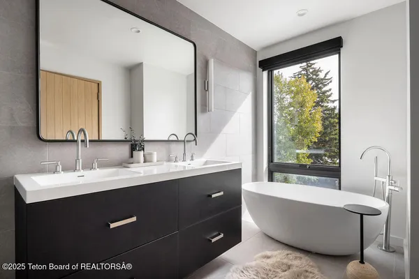 $6,450,000 | 165 Glenwood Street, Unit 29, Jackson, WY 83001