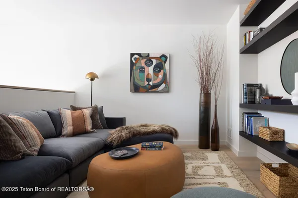 $6,450,000 | 165 Glenwood Street, Unit 29, Jackson, WY 83001