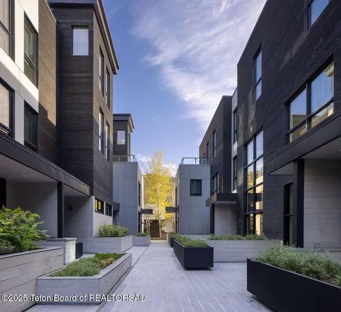 $6,450,000 | 165 Glenwood Street, Unit 29, Jackson, WY 83001