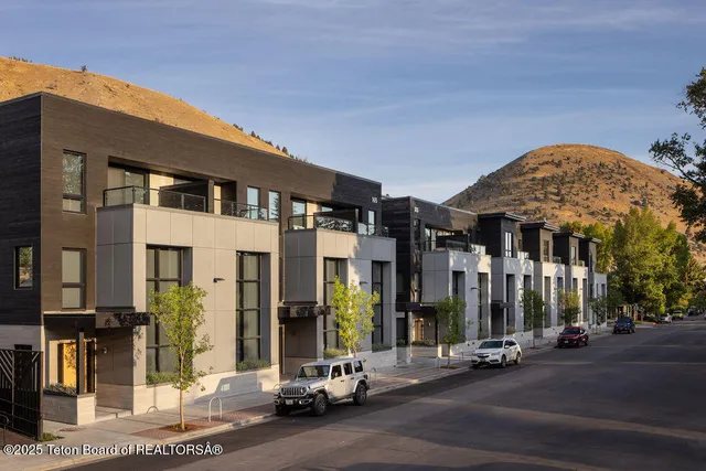 $6,450,000 | 165 Glenwood Street, Unit 29, Jackson, WY 83001