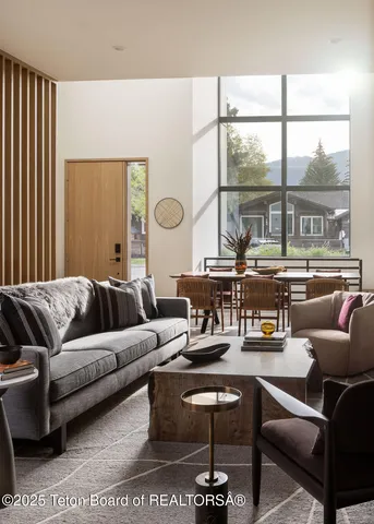 $6,450,000 | 165 Glenwood Street, Unit 29, Jackson, WY 83001