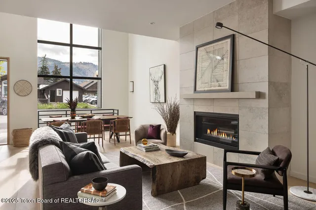 $6,450,000 | 165 Glenwood Street, Unit 29, Jackson, WY 83001