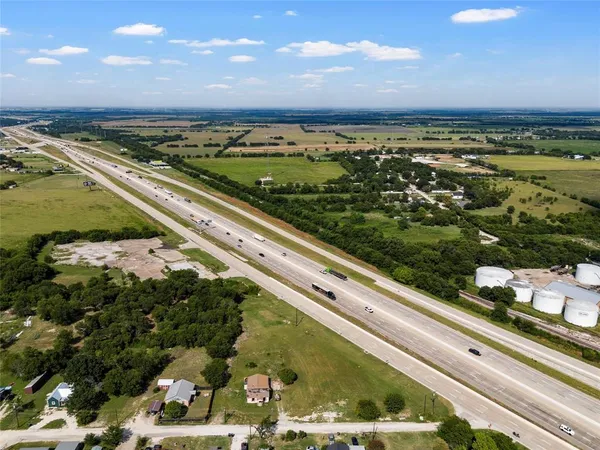 a view of building with outdoor space