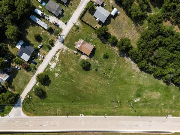 $700,000 | 117 Evergreen Street, Eddy, TX 76524