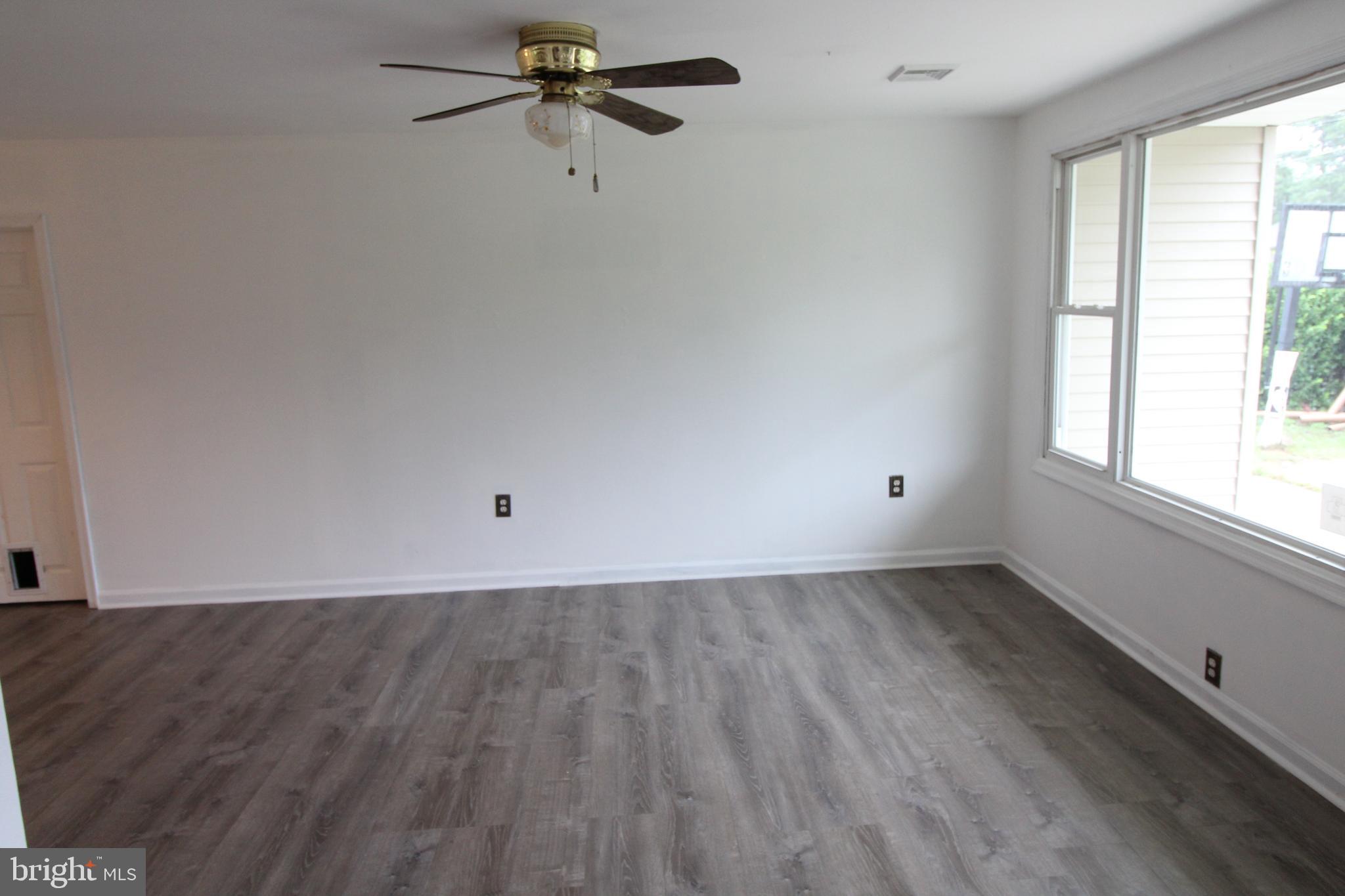 310 Piute Trail Browns Mills, NJ 08015 - Photo 6 of 23 an empty room with a window