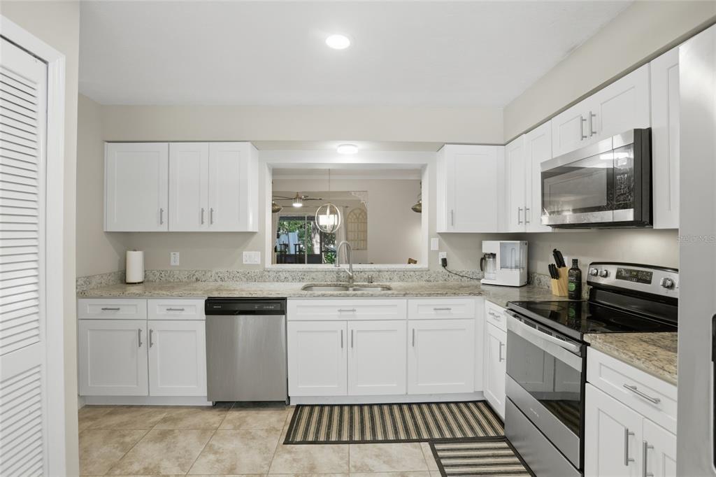 504 Green Spring Circle Winter Springs, FL 32708 - Photo 3 of 37