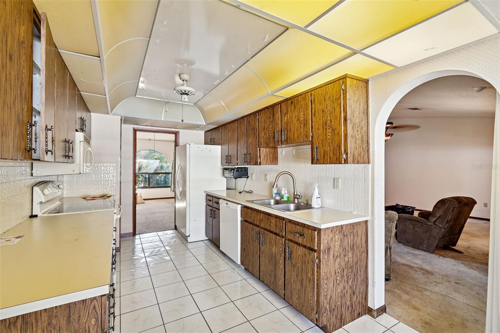 2051 Laredo Avenue Spring Hill, FL 34608 - Photo 18 of 76