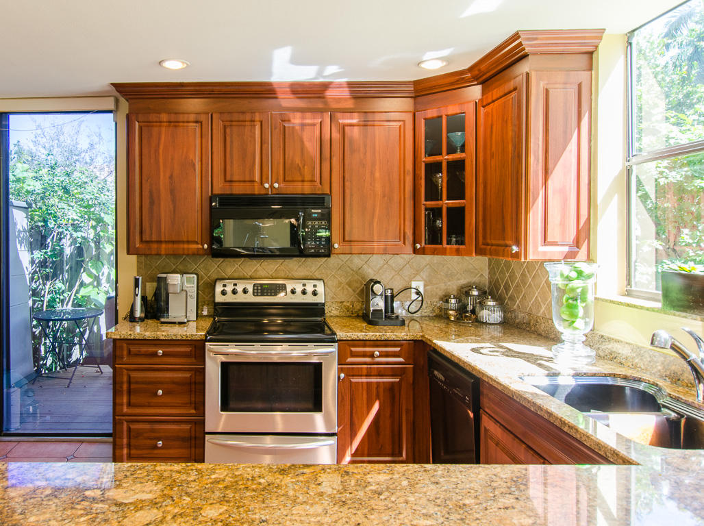 5789 Fox Hollow Drive, Unit C Boca Raton, FL 33486 - Photo 12 of 47 52- Renov Kitchen