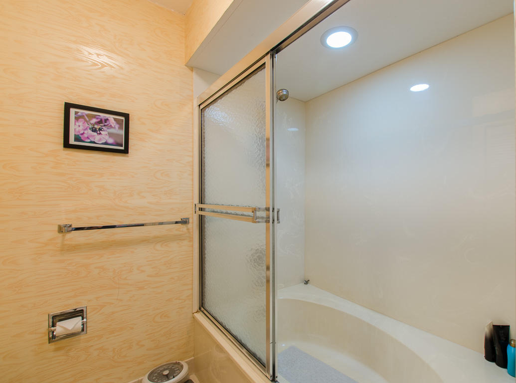 5789 Fox Hollow Drive, Unit C Boca Raton, FL 33486 - Photo 37 of 47 29 Master Bathroom