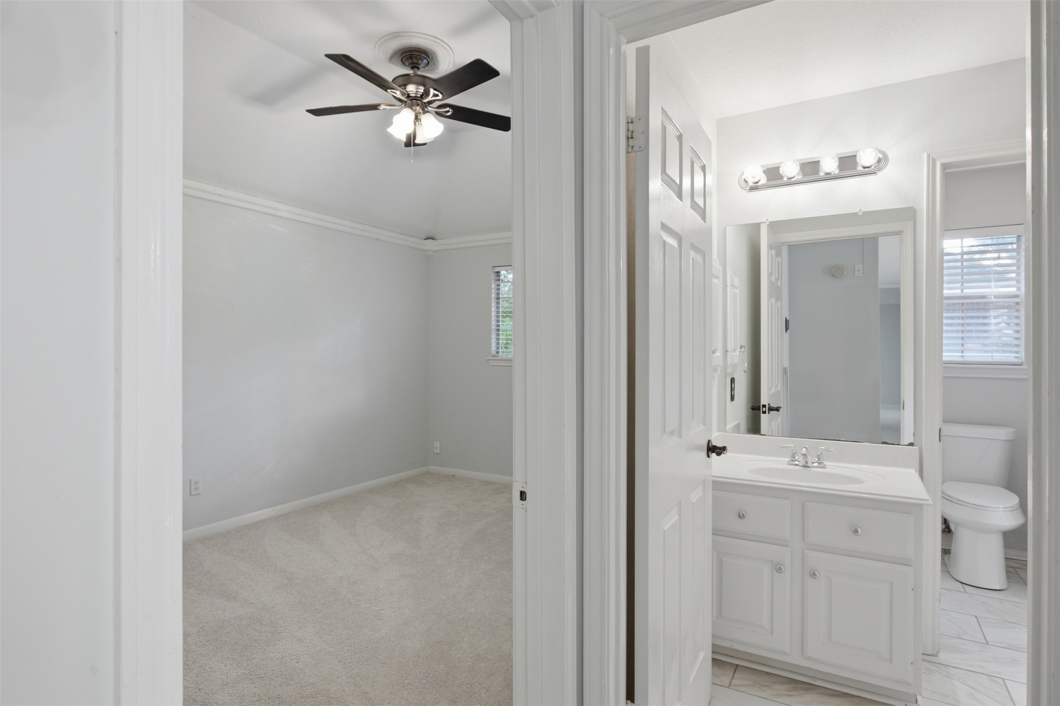 323 Magic Oaks Court Spring, TX 77388 - Photo 35 of 49 Seen here is the upstairs full bath with access to both upstairs bedrooms and the hallway.