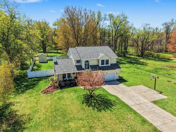 $499,900 | 9466 Riverbend Drive, South Haven, MI 49090
