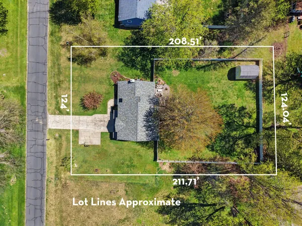$499,900 | 9466 Riverbend Drive, South Haven, MI 49090