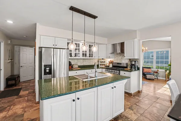 $499,900 | 9466 Riverbend Drive, South Haven, MI 49090