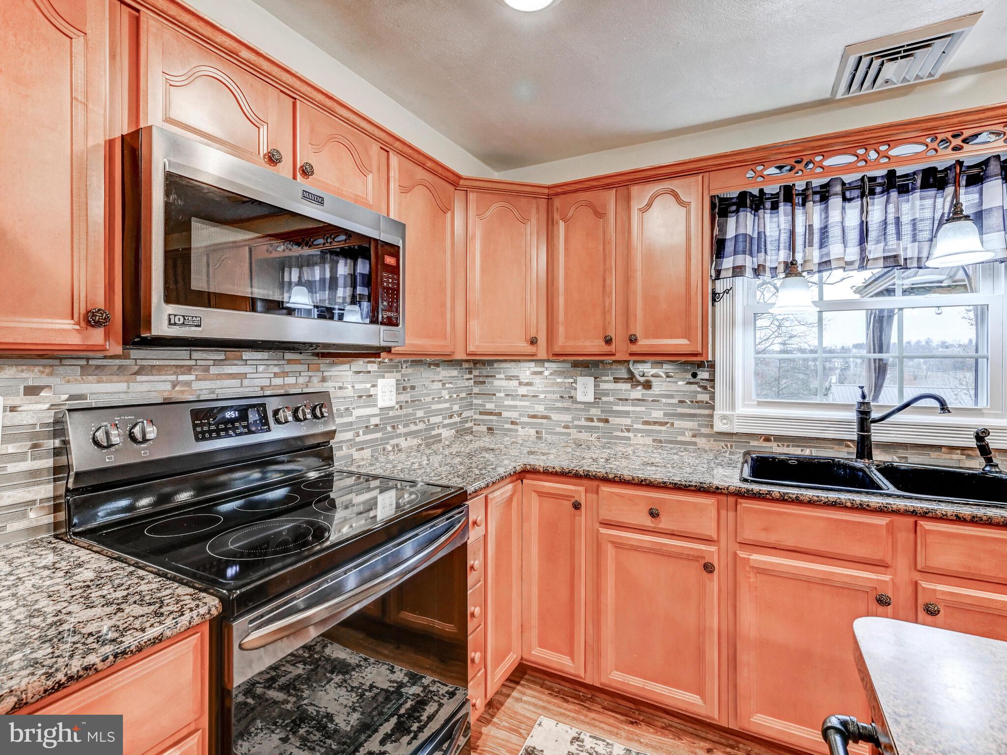 209 Forest Hills Road Red Lion, PA 17356 - Photo 7 of 28