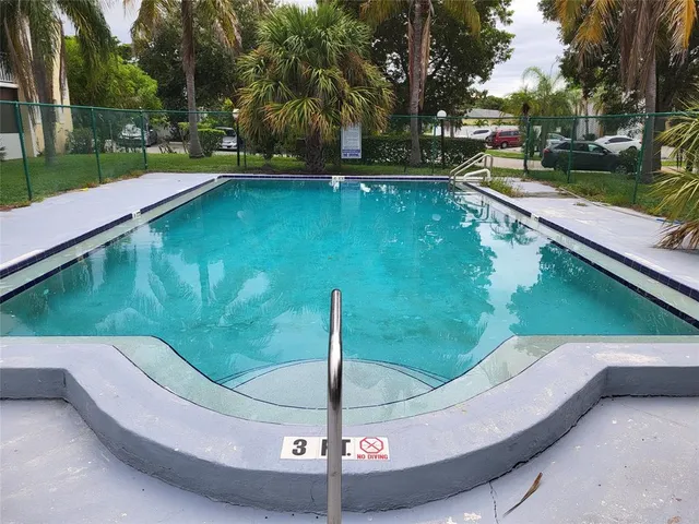 $1,595 | 1501 Crescent Circle, Unit B12, West Palm Beach, FL 33403