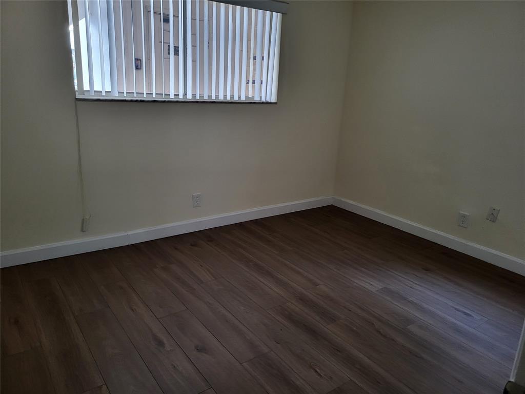 1501 Crescent Circle, Unit B12 West Palm Beach, FL 33403 - Photo 9 of 11