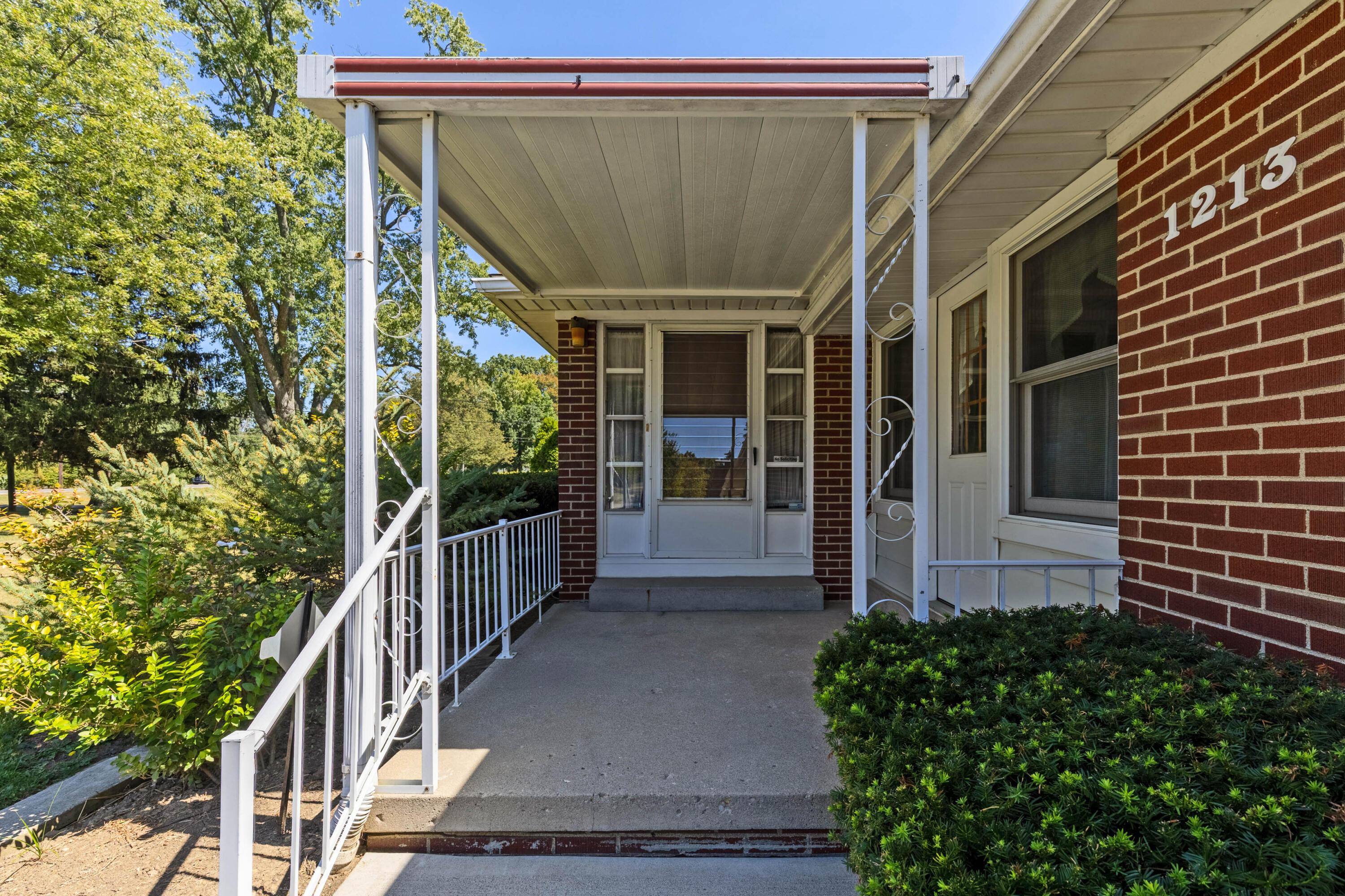 1213 East Cooke Road Columbus, OH 43224 - Photo 6 of 57 6. Front Porch, Entry