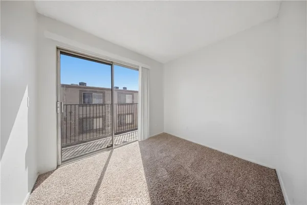 $269,900 | 38710 10th Street East, Palmdale, CA 93550