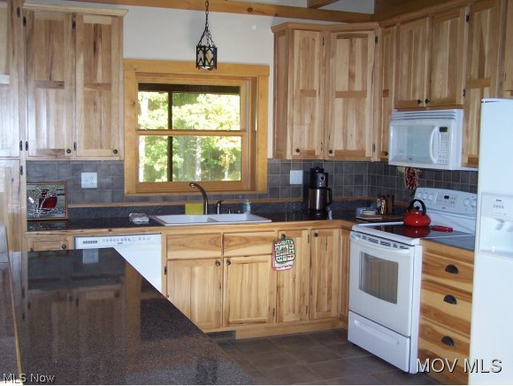 3067 Munday Road Elizabeth, WV 26143 - Photo 6 of 23 Spacious kitchen w/appliances