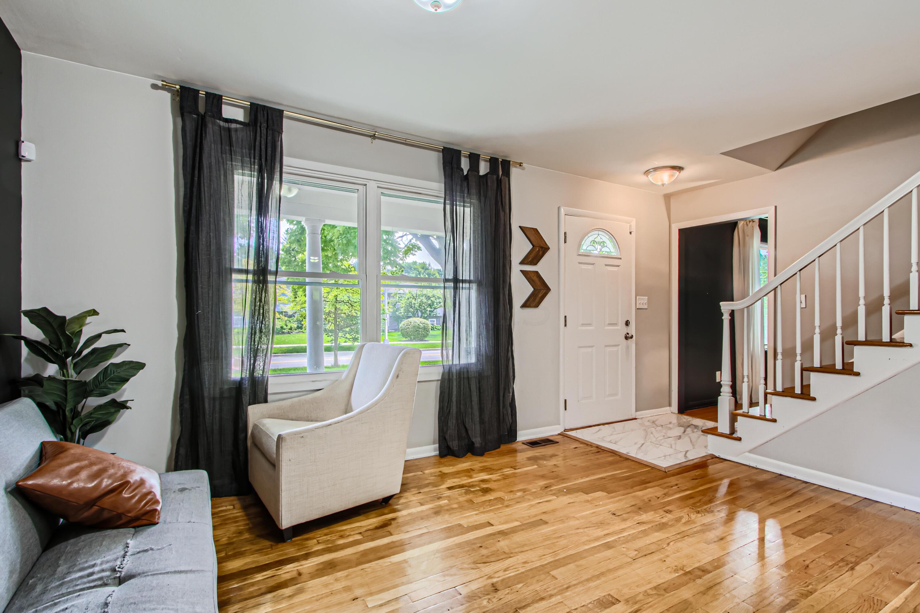 6107 Karl Road Columbus, OH 43229 - Photo 4 of 11 A4