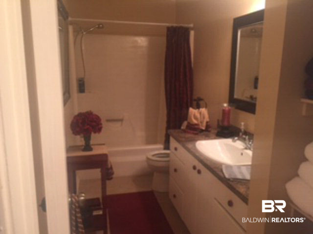 207 Maplewood Loop Daphne, AL 36526 - Photo 19 of 29 Hall bath