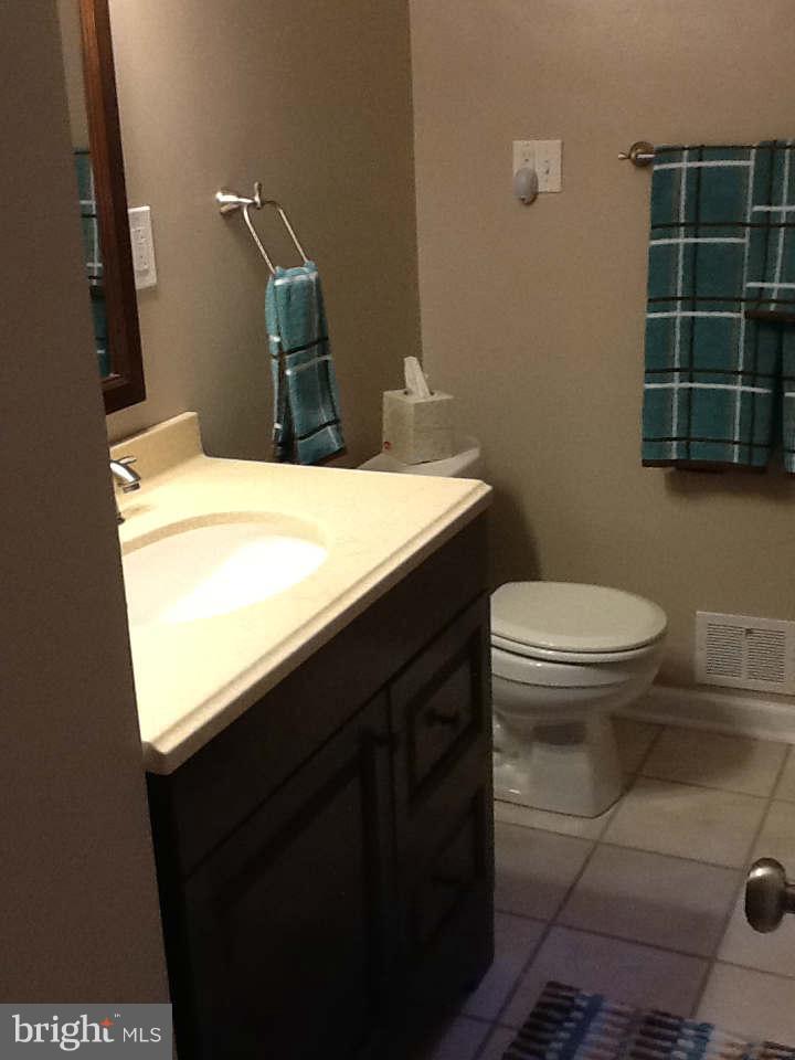 104 Belfast Road Timonium, MD 21093 - Photo 17 of 27 Bath