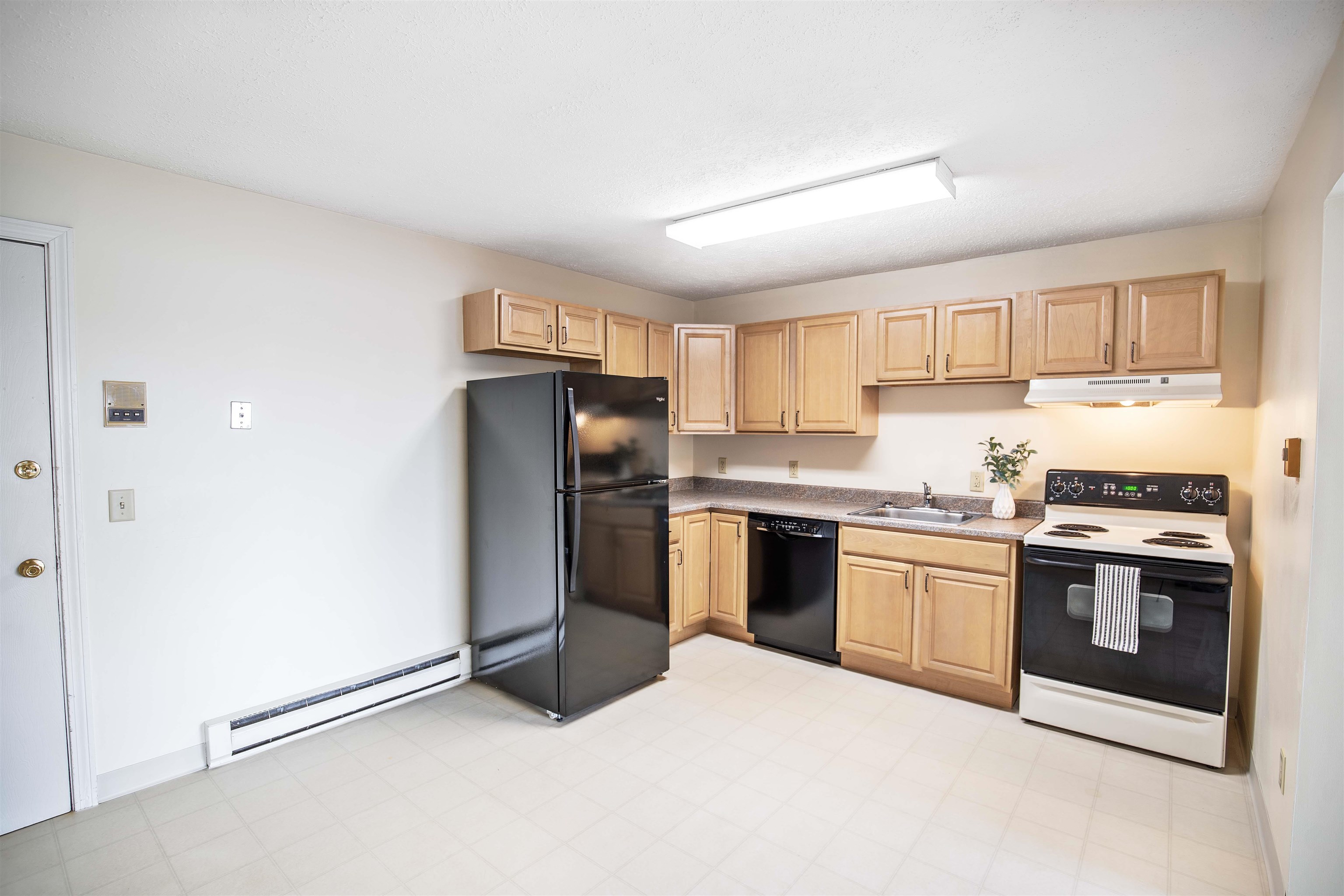 34 Dunbarton Road, Unit 3G Manchester, NH 03102 - Photo 2 of 22