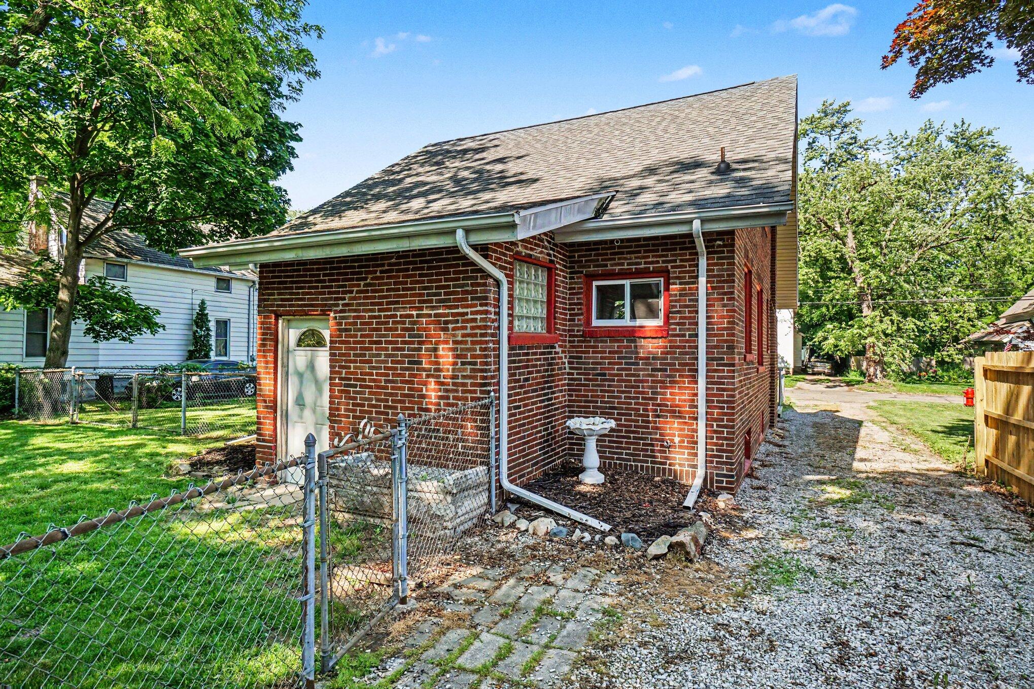 831 Bush Street Jackson, MI 49202 - Photo 23 of 25 023_file_8913