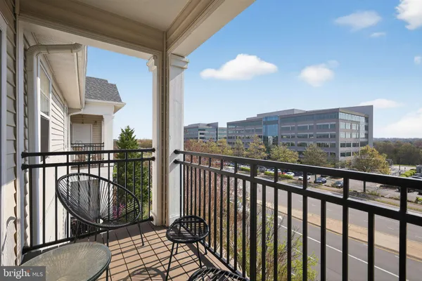 $379,950 | 12925 Centre Park Circle, Unit 411, Herndon, VA 20171