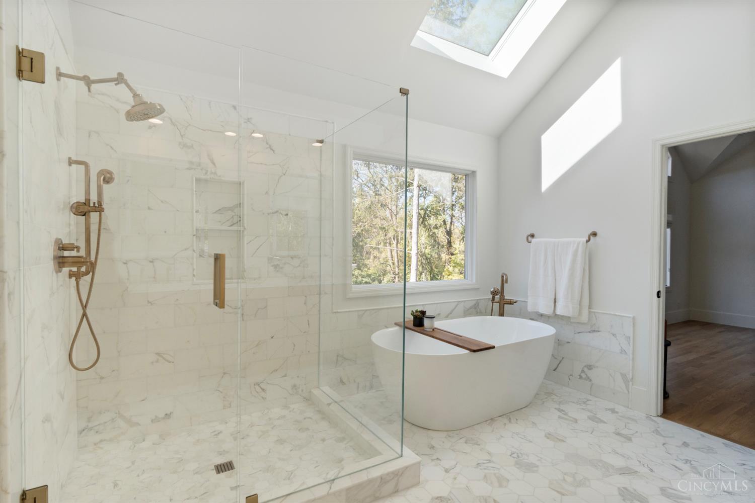 8205 Blome Road Cincinnati, OH 45243 - Photo 16 of 42 Gallery Image 16