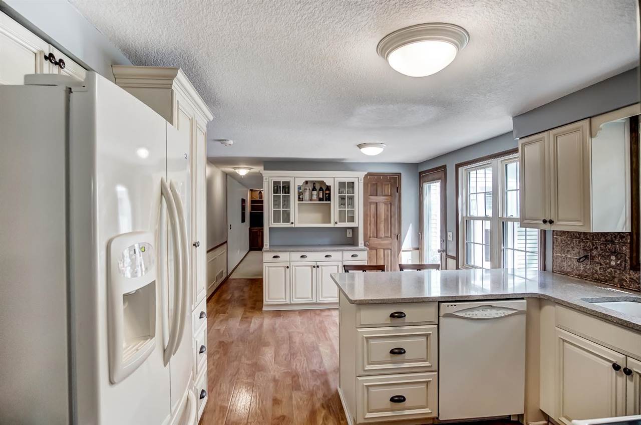 7930 Auburn Road Fort Wayne, IN 46825 - Photo 8 of 36