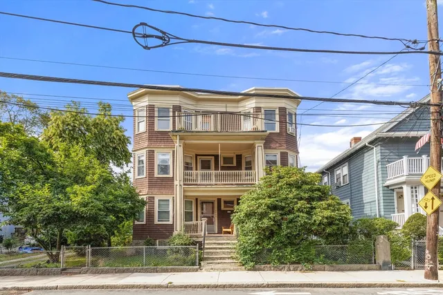 $3,100 | 11 Boylston Street, Unit 2, Brookline, MA 02445