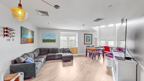 $390,175 | 2 Douglass Park, Unit 5, Boston, MA 02118