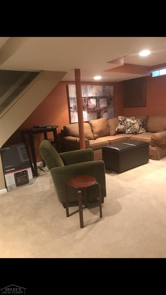 1427 Sycamore Drive Rochester, MI 48307 - Photo 22 of 24 31386952-21.JPG