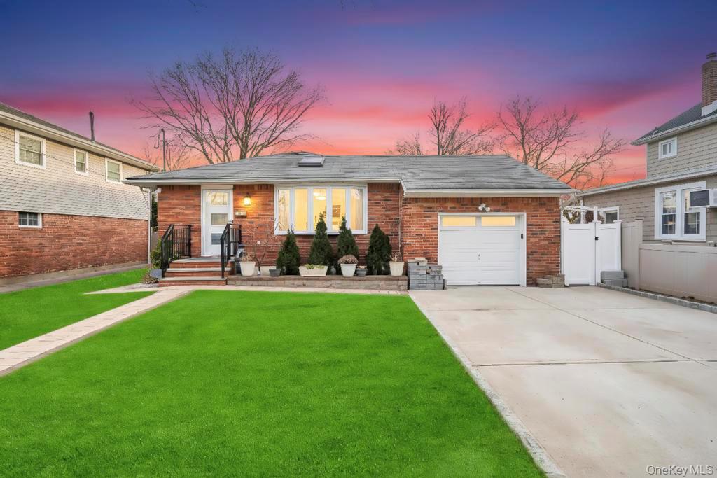 1810 North Jerusalem Road North Bellmore, NY 11710 - Photo 1 of 22