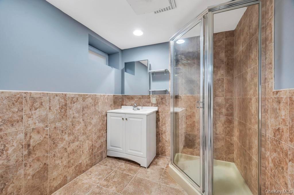 1810 North Jerusalem Road North Bellmore, NY 11710 - Photo 15 of 22