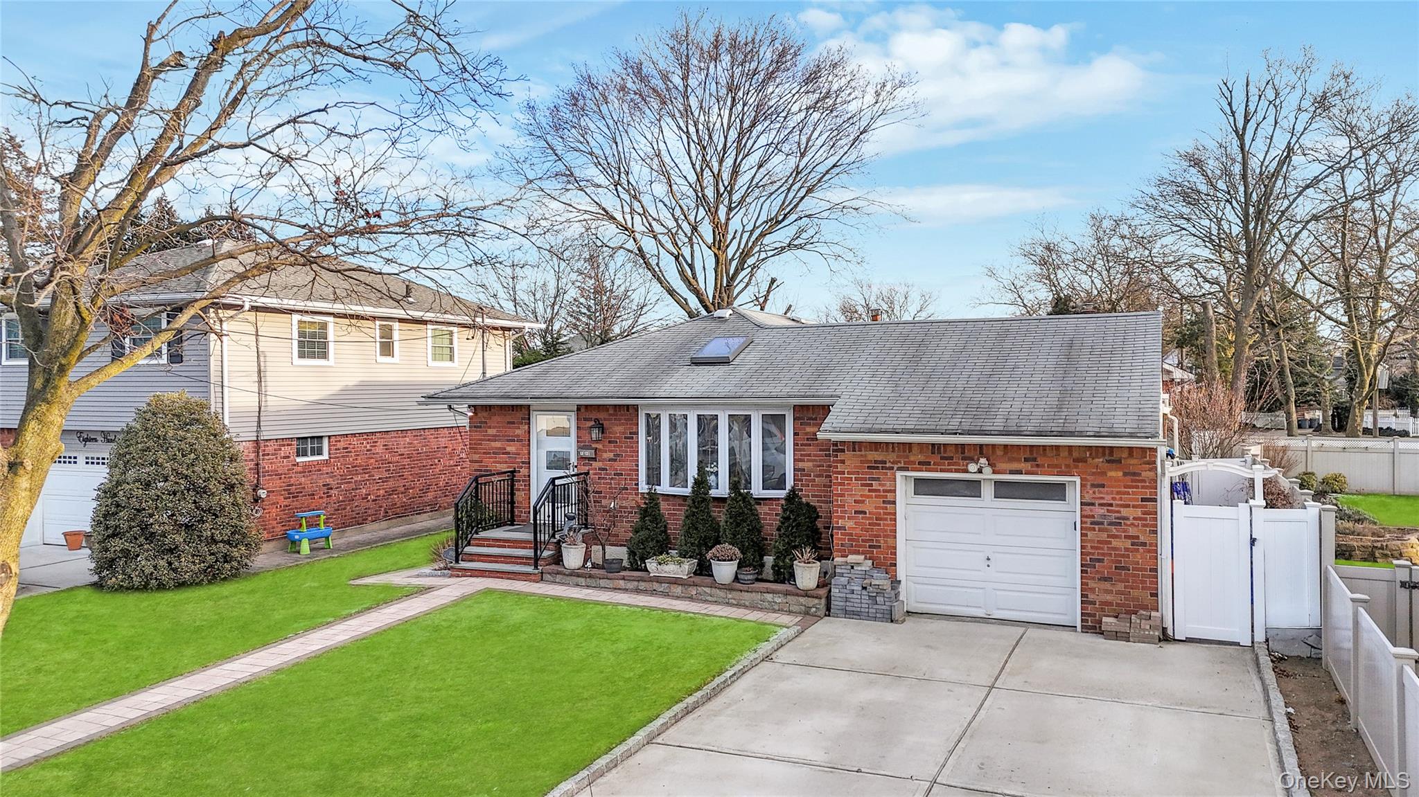 1810 North Jerusalem Road North Bellmore, NY 11710 - Photo 2 of 22