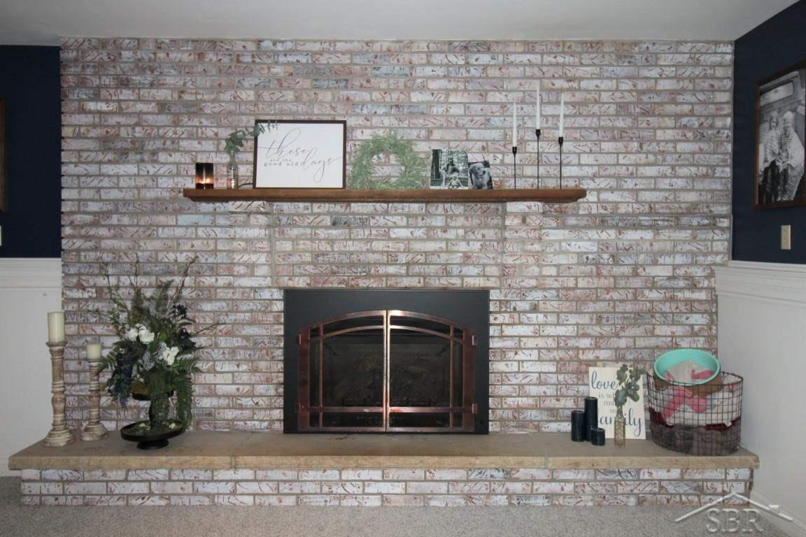 6095 Pinkerton Road Vassar, MI 48768 - Photo 20 of 31 Gas Fireplace