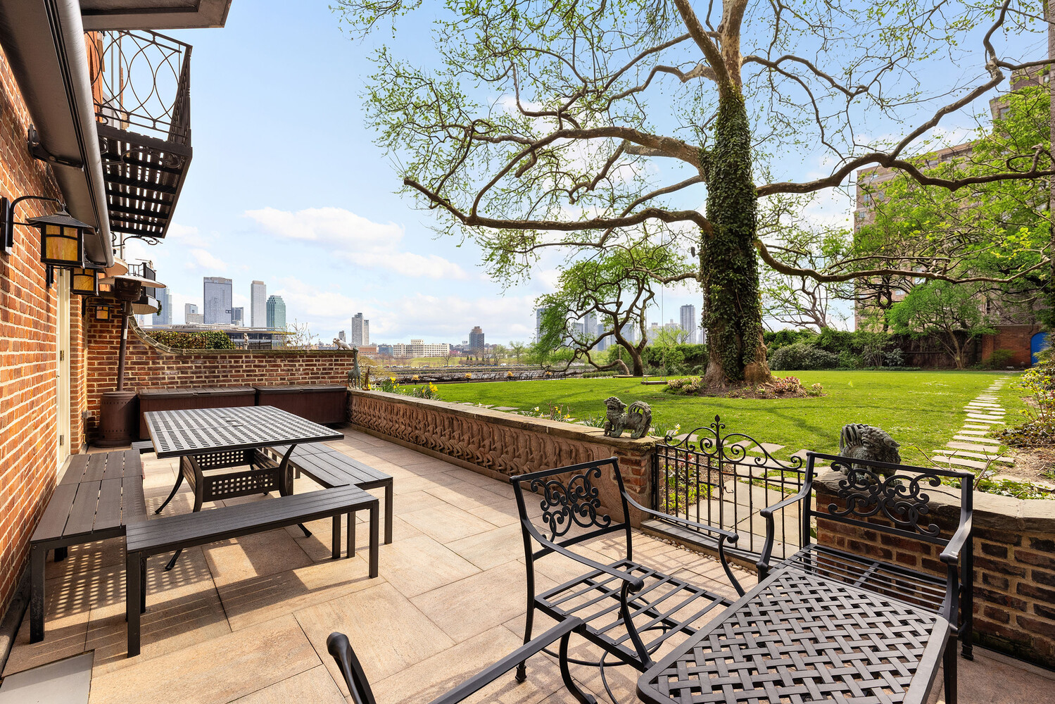 6 Sutton Square Manhattan, NY 10022 - Photo 41 of 48