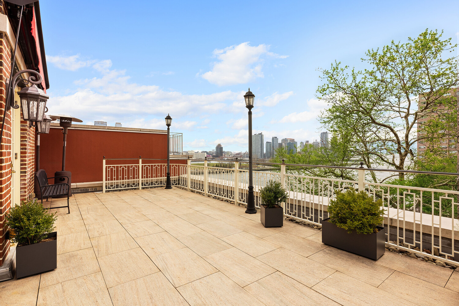 6 Sutton Square Manhattan, NY 10022 - Photo 45 of 48