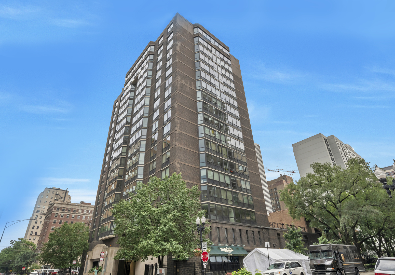 21 West Goethe Street, Unit 14D Chicago, IL 60610 - Photo 1 of 28 a view of a tall building