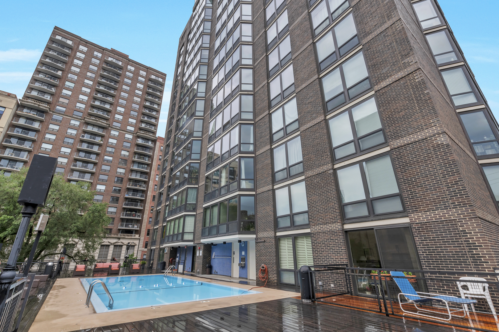 21 West Goethe Street, Unit 14D Chicago, IL 60610 - Photo 19 of 28 front view of a building