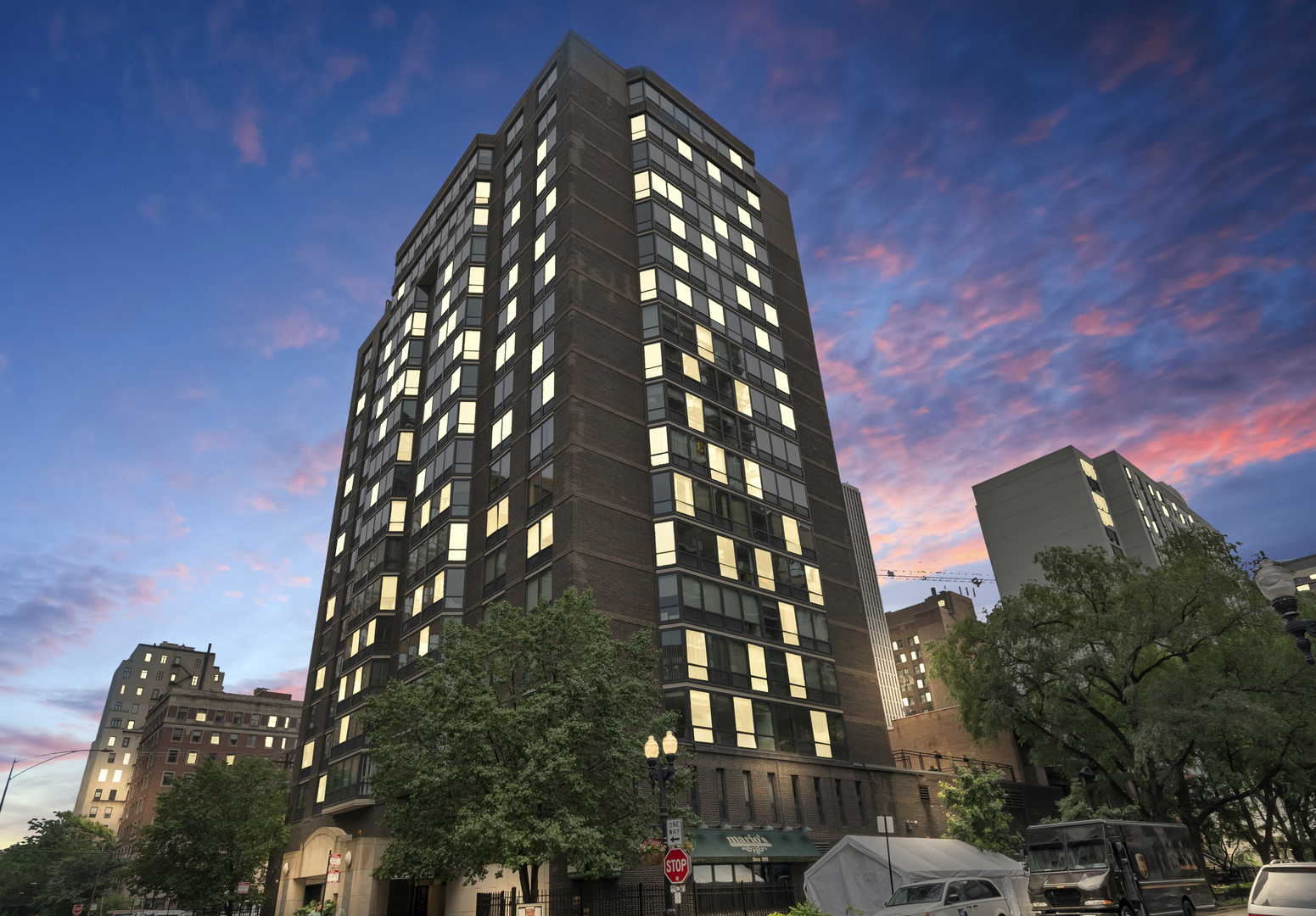 21 West Goethe Street, Unit 14D Chicago, IL 60610 - Photo 27 of 28 front view of a building