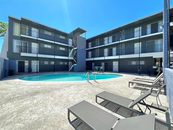 $899 | 2900 Cole Street, Unit 311, Austin, TX 78705