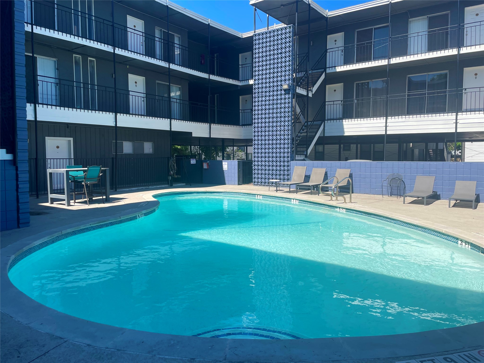 2900 Cole Street, Unit 311 Austin, TX 78705 - Photo 2 of 9