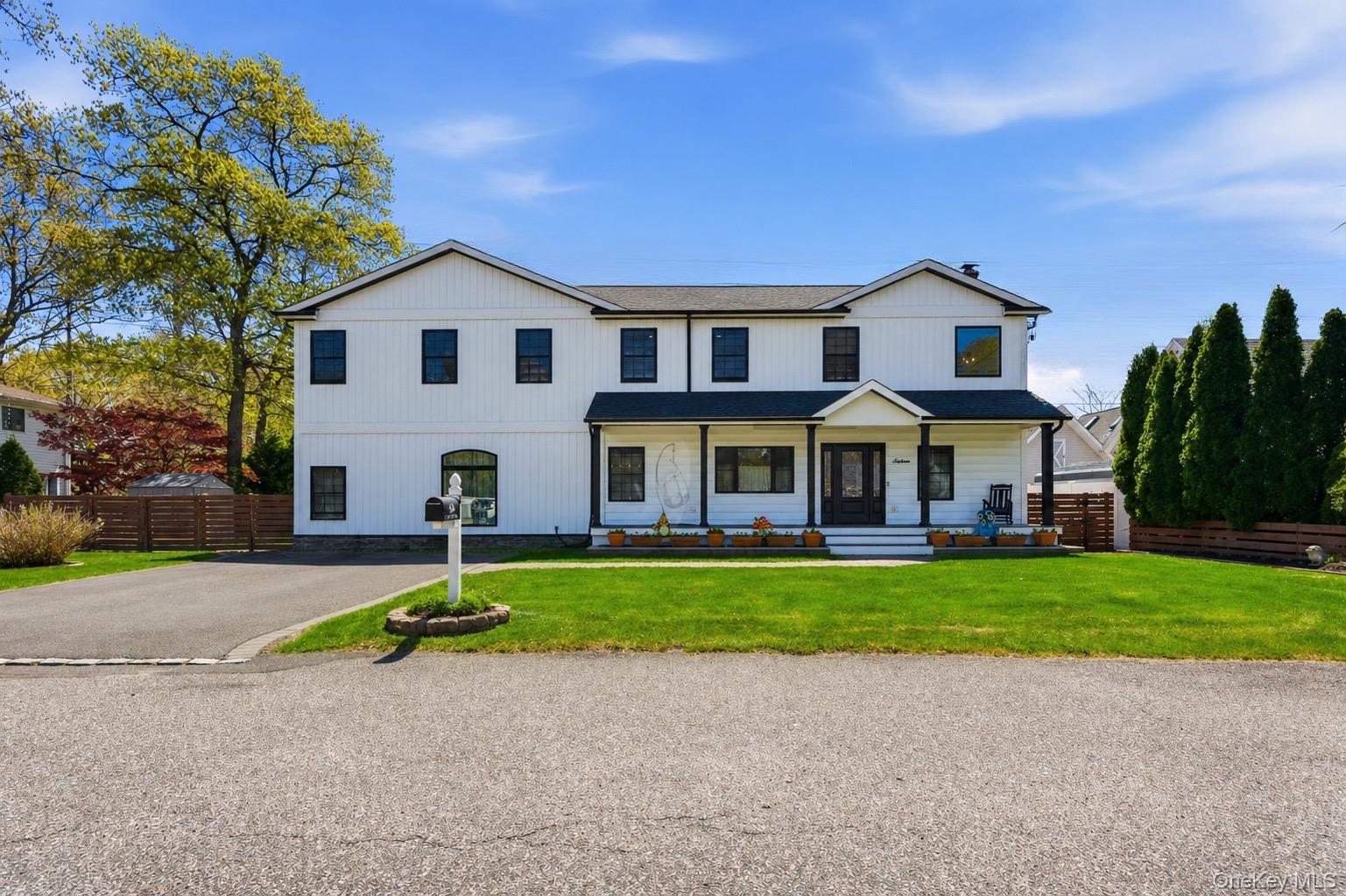18 Pond Rd Holbrook