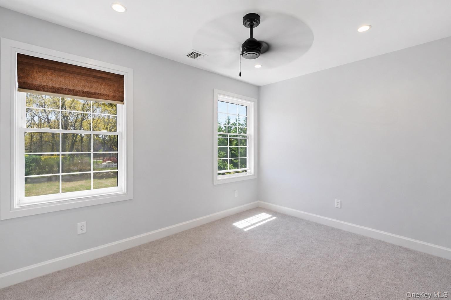 18 Pond Road Holbrook, NY 11741 - Photo 26 of 41