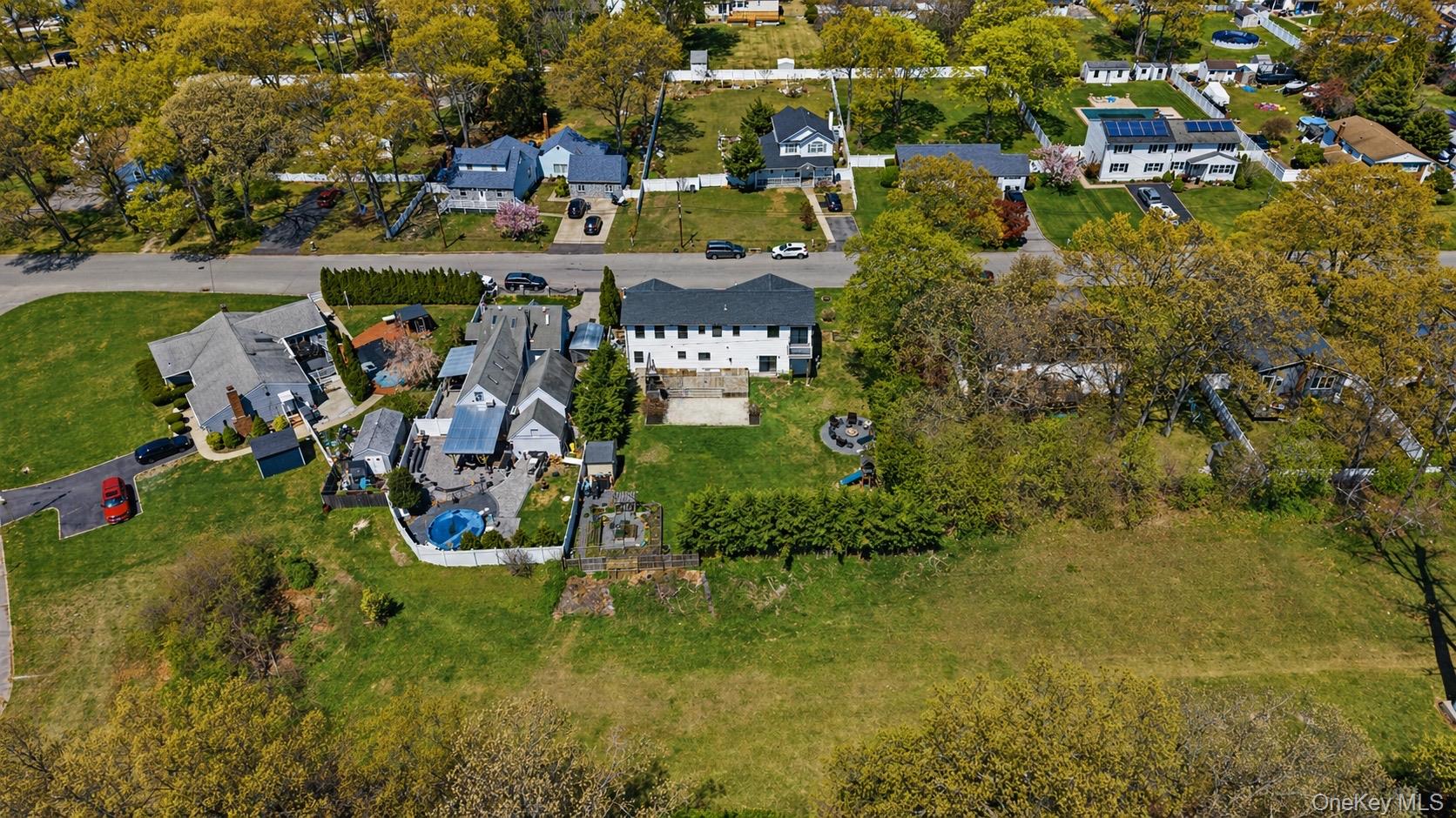 18 Pond Road Holbrook, NY 11741 - Photo 37 of 41