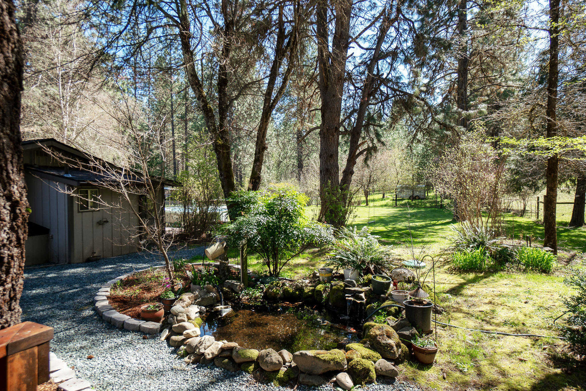 1035 Minthorne Road Rogue River, OR 97537 - Photo 24 of 41 Pretty Koi Pond