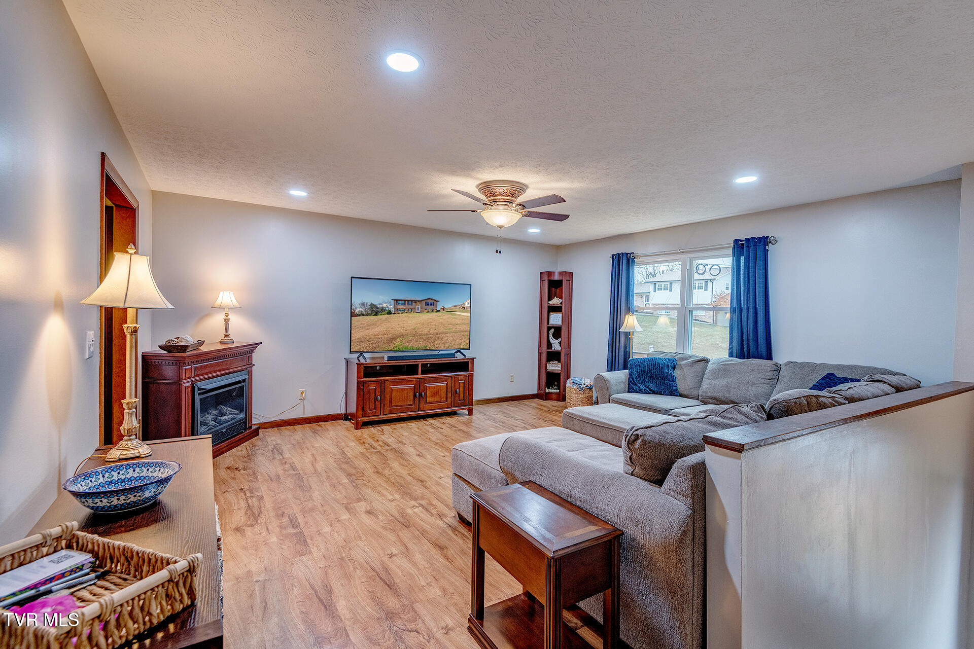 225 Plainview Heights Circle Greeneville, TN 37745 - Photo 11 of 62 Shandi-225-Plainview-Heights-Interior_99